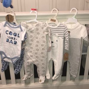Baby boy 4 outfits 3-6 months